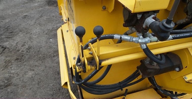 Мини укладчик асфальта на гусеничном ходу TP411